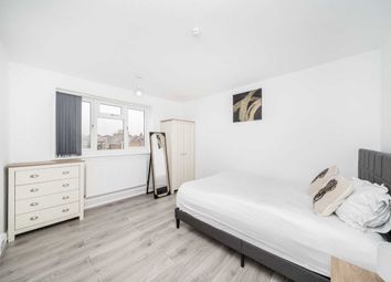 Thumbnail 2 bed flat to rent in Linden Grove, London