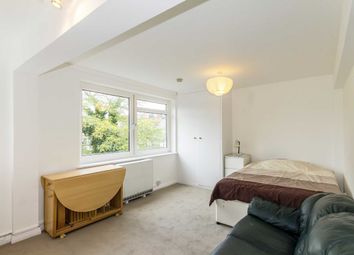 Thumbnail Studio to rent in Earl's Court Square, London