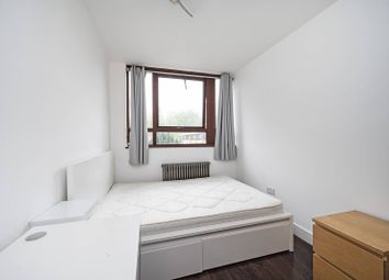 Thumbnail 3 bedroom flat to rent in Crondall Court, Hoxton, London