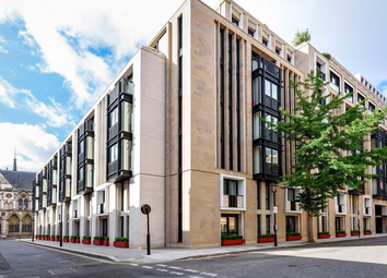 Thumbnail Flat for sale in Lincoln Square, London