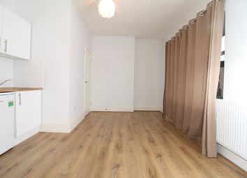 1 Bedrooms Studio to rent in Brigstock Road, Thornton Heath CR7