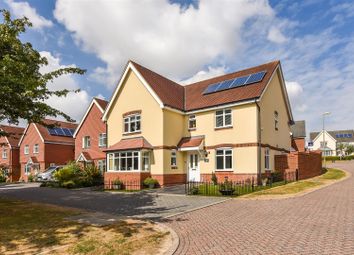 Thumbnail Detached house for sale in Henwood Grove, Clanfield, Waterlooville