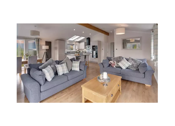 Thumbnail Lodge for sale in Shorefield Rd, Milford On Sea, Downton, Lymington