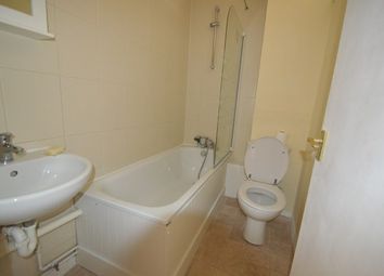 Thumbnail 2 bed flat to rent in North Grove, London