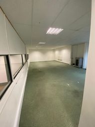 Thumbnail Warehouse to let in Valley Point Industrial Estate, Croydon