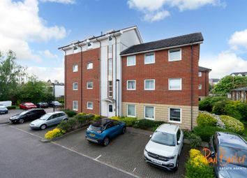 Thumbnail Flat for sale in Bakers Close, St.Albans