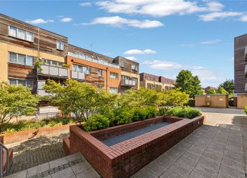 Thumbnail Flat for sale in Agate Close, London