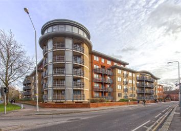 Thumbnail 2 bed flat to rent in Quadrant Court, Jubilee Square, Reading, Berkshire