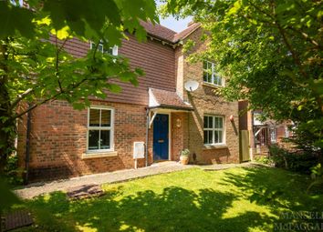 Thumbnail Flat for sale in Spring Close, Crawley