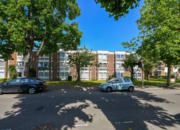 Thumbnail 1 bedroom flat to rent in Lovelace Gardens, Surbiton