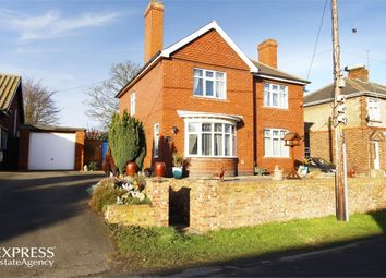 3 Bedrooms Detached house for sale in Low Street, Winterton, Scunthorpe, Lincolnshire DN15