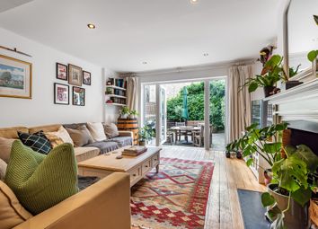 Thumbnail 3 bed flat for sale in Wandsworth Bridge Road, Fulham, London