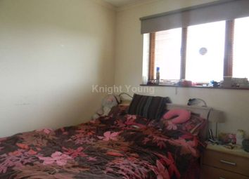 1 Bedrooms Flat to rent in Cotton Avenue, London W3