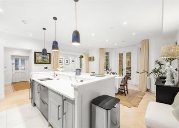 2 bed flat for sale in Tregunter Road, London SW10