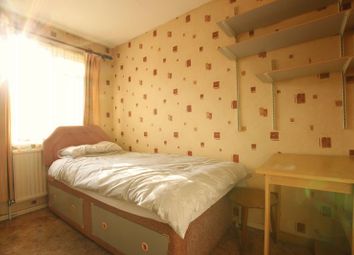 Thumbnail Room to rent in Caistor Road, London