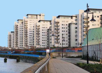 2 Bedrooms Flat for sale in Tideslea Tower, Erebus Drive SE28