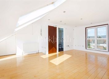 4 Bedrooms  to rent in The Vale, Cricklewood, London NW11