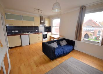 2 Bedrooms Flat to rent in Shrewsbury Road, Forest Gate, London E7