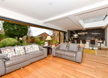 Thumbnail Detached house for sale in Wrotham Road, Meopham, Kent