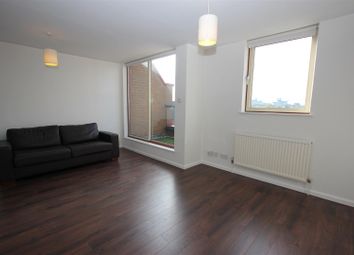 2 Bedrooms Flat to rent in Flat 30, Leeward Court, Asher Way, London E1W