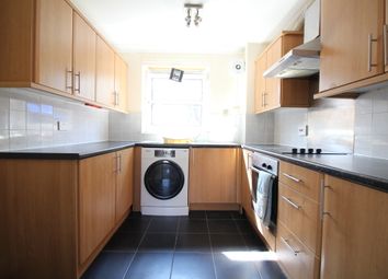 3 Bedrooms Flat to rent in Pownall Road, Hounslow TW3