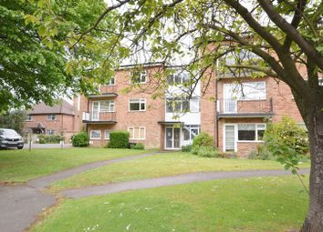 Thumbnail 3 bed flat to rent in Penn Road, Beaconsfield