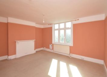 Thumbnail 1 bed flat to rent in Clarence Road, Windsor