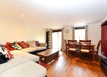 2 Bedrooms Terraced house to rent in Schooner Close, Canary Wharf, London E14
