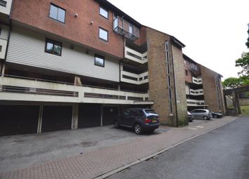 Thumbnail Flat to rent in Kingsway Gardens, Andover, Hampshire