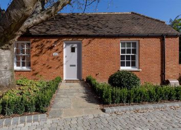 2 Bedrooms Cottage for sale in Totteridge Park, Totteridge Common, London N20