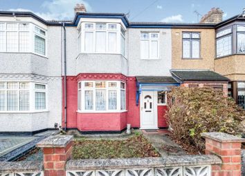 3 Bedrooms Terraced house for sale in Strathmore Gardens, Hornchurch RM12