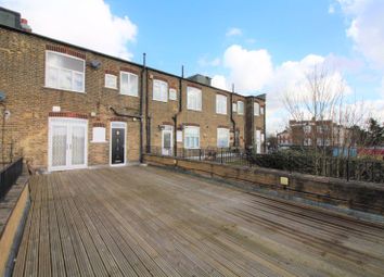 Thumbnail 1 bed flat to rent in Jubilee Parade, Snakes Lane, Woodford Green