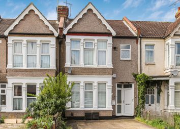 Thumbnail Flat for sale in Lovelace Gardens, Southend-On-Sea