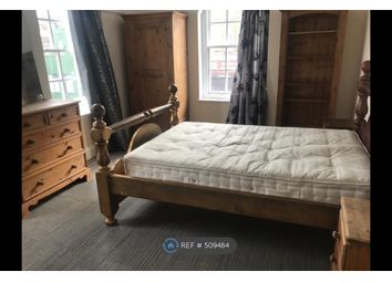 4 Bedrooms Flat to rent in Clapham, Clapham SW8,