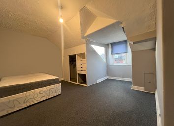 Thumbnail Room to rent in Cow Close Road, Leeds