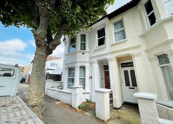 Thumbnail Flat to rent in Old Southend Road, Southend-On-Sea