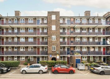 Thumbnail 2 bed flat to rent in Gosling Way, London