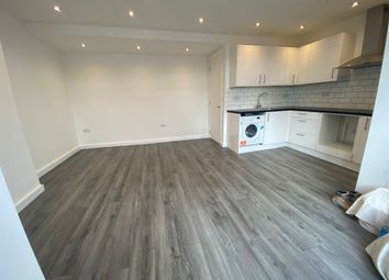 Thumbnail 4 bed flat to rent in Green Lanes, London