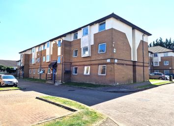 Thumbnail Flat for sale in Milliners Way, Luton