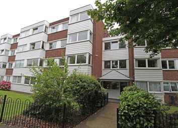 2 Bedrooms Flat to rent in Broomhill Road, Woodford Green IG8