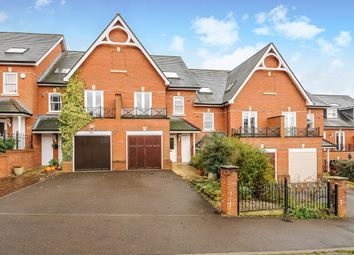 5 Bedroom Town house for rent