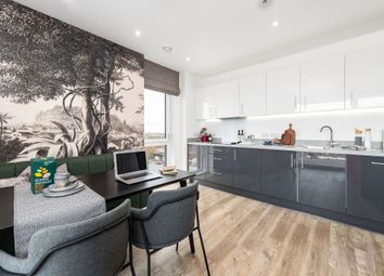 3 bed flat for sale in Lea Bridge Road, London E10