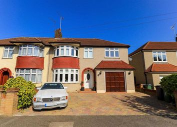 4 Bedrooms Semi-detached house for sale in Rosslyn Avenue, North Chingford, London E4
