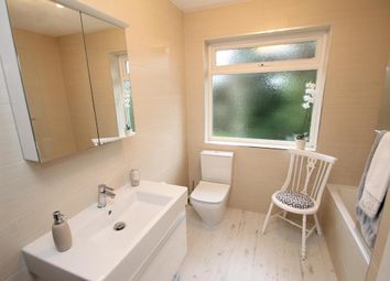 2 Bedrooms Terraced house to rent in Lavender Sweep, London, Greater London SW11