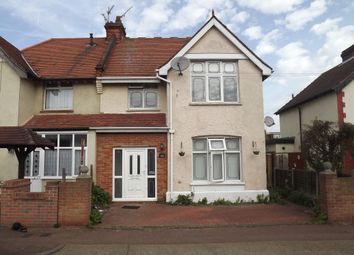 Thumbnail Studio to rent in South Avenue, Southend