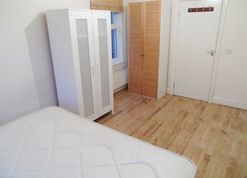 Thumbnail 1 bed flat to rent in Brighton Road, South Croydon