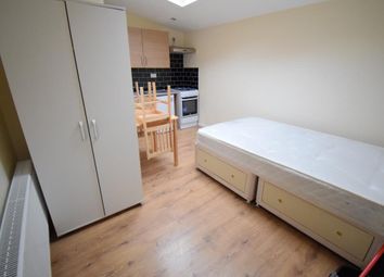 Thumbnail Studio to rent in Aylmer Road, Leytonstone, London