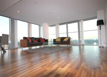 3 Bedrooms Flat to rent in Landmark East, Canary Wharf E14