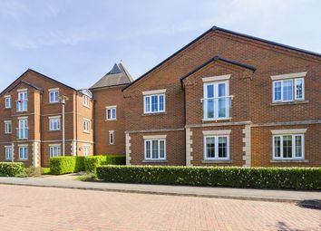 Thumbnail Flat for sale in Robins Hill, Hitchin