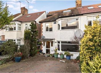 4 Bedrooms Semi-detached house for sale in New Barnet/Oakleigh Park, Barnet EN5